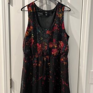🖤 Pretty Hi-Lo Dress With Starburst Colors 🖤